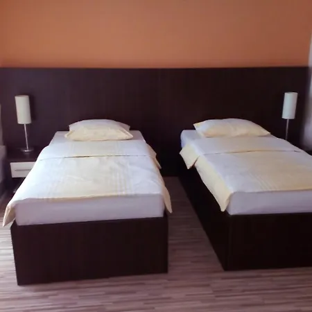Hotel Lukavac Отель 3*